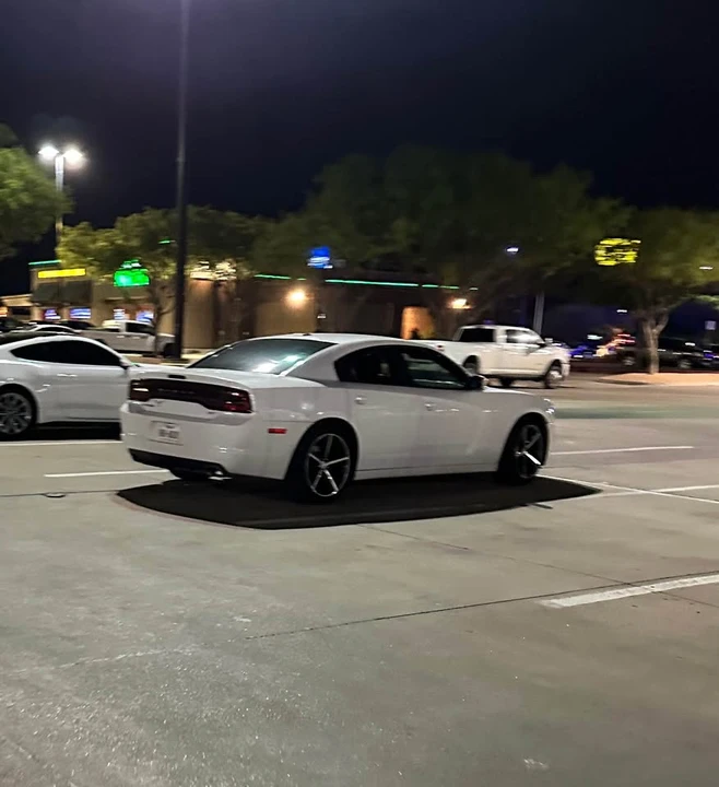 2014 Dodge Charger 7th Gen - Image 8 of 14