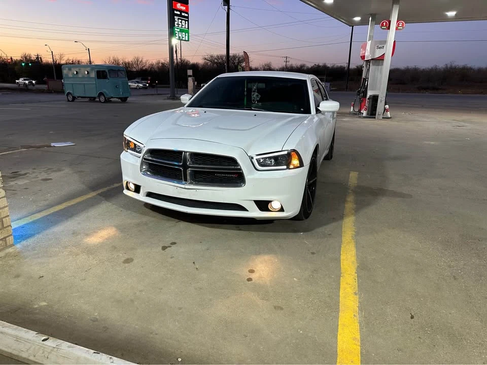 2014 Dodge Charger 7th Gen - Image 5 of 14