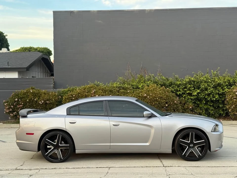2014 Dodge Charger 7th Gen - Image 4 of 13