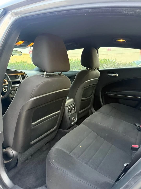 2014 Dodge Charger 7th Gen - Image 9 of 13