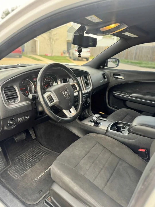 2014 Dodge Charger 7th Gen - Image 9 of 17