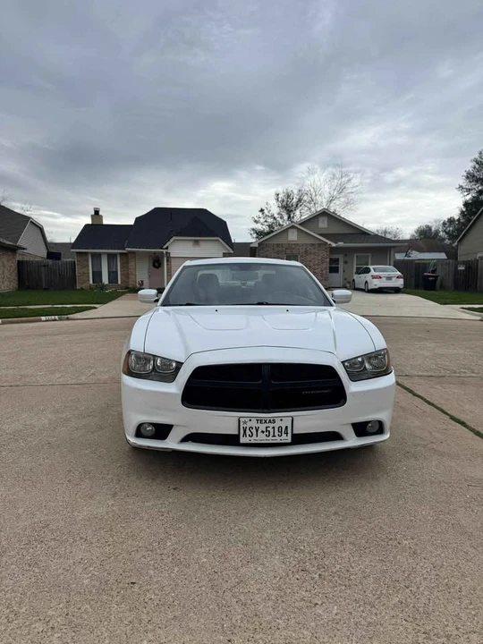 2014 Dodge Charger 7th Gen - Image 2 of 17