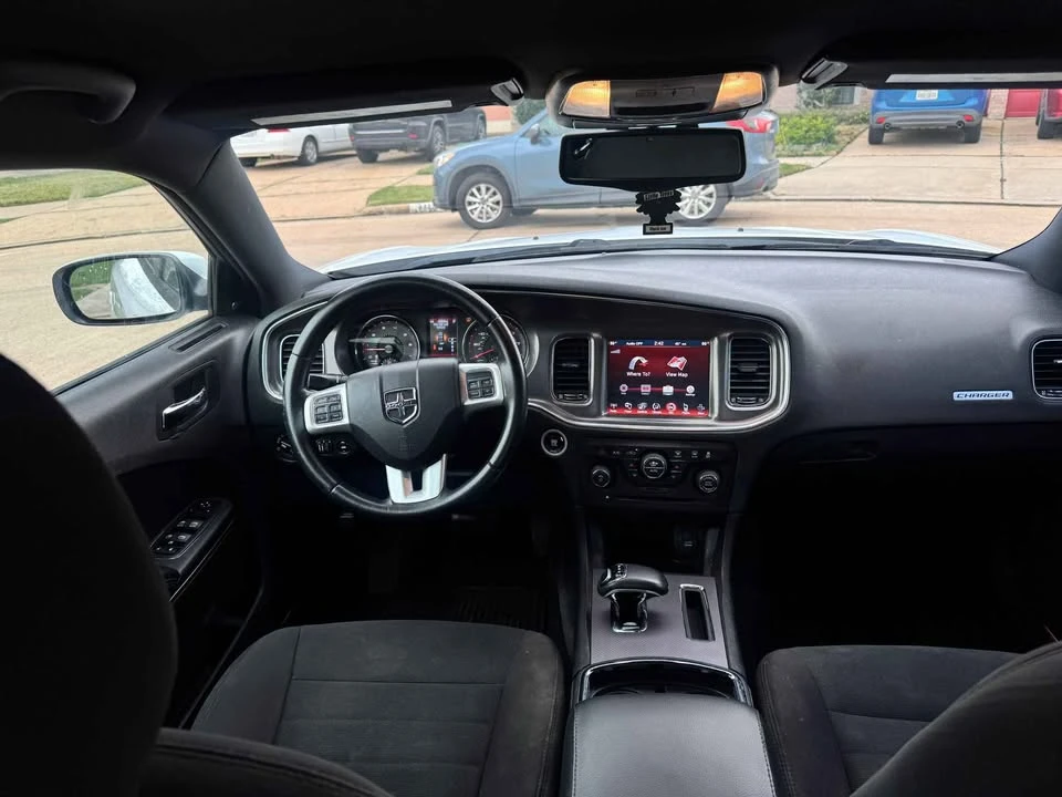 2014 Dodge Charger 7th Gen - Image 4 of 17