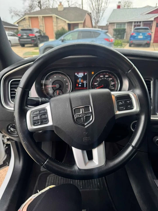 2014 Dodge Charger 7th Gen - Image 10 of 17