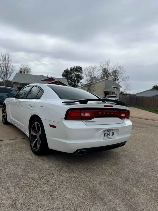 2014 Dodge Charger 7th Gen - Image 13 of 17