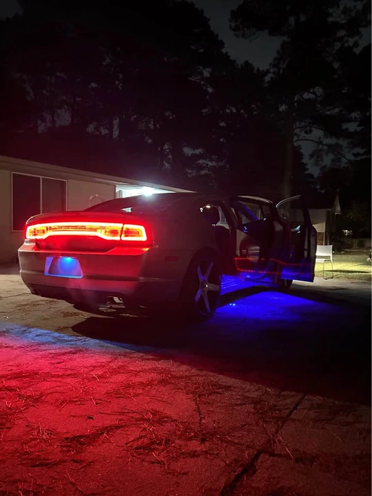 2014 Dodge Charger 7th Gen - Image 2 of 8