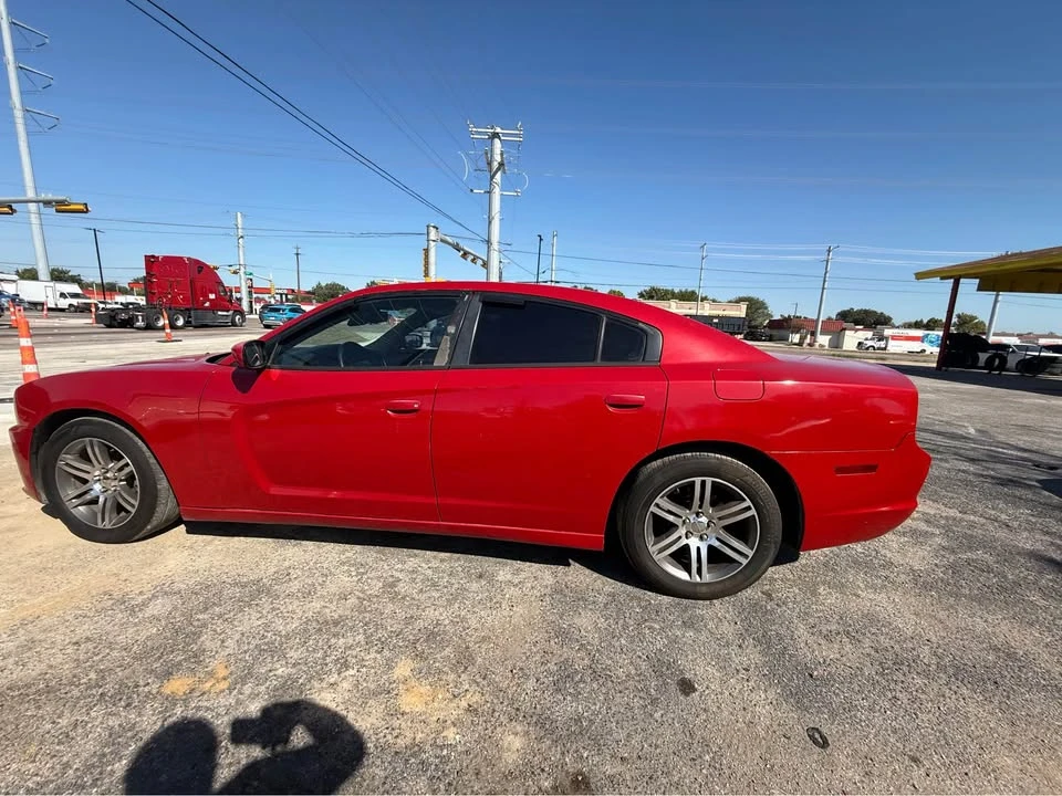 2014 Dodge Charger 6th Gen - Image 4 of 8