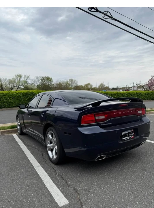 2014 Dodge Charger 6th Gen - Image 3 of 4