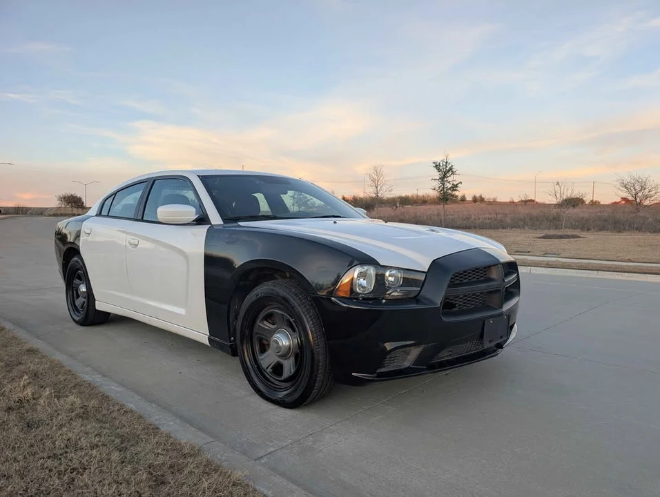 2014 Dodge Charger 7th Gen - Image 2 of 5