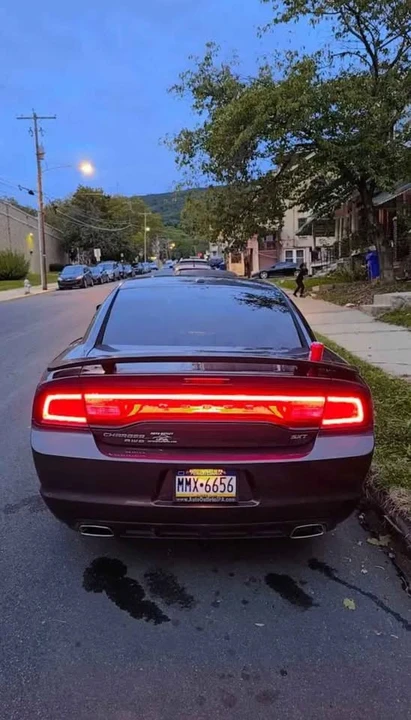 2014 Dodge Charger 7th Gen - Image 4 of 8