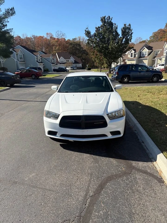 2014 Dodge Charger 7th Gen - Image 2 of 9