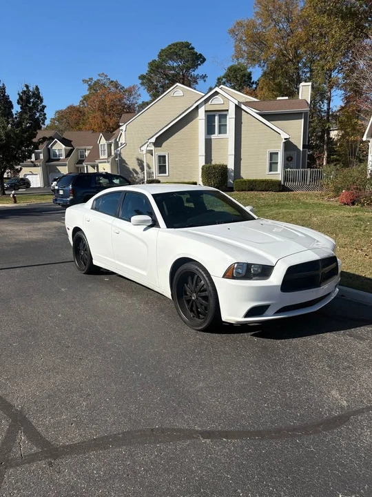 2014 Dodge Charger 7th Gen - Image 4 of 9