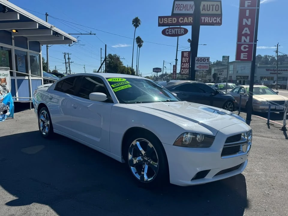 2014 Dodge Charger 7th Gen - Image 2 of 10
