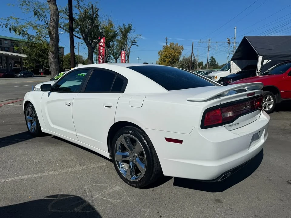 2014 Dodge Charger 7th Gen - Image 4 of 10