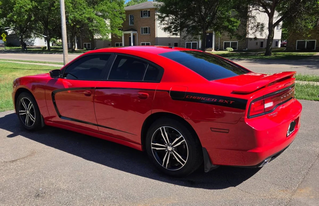 2014 Dodge Charger 7th Gen - Image 2 of 12