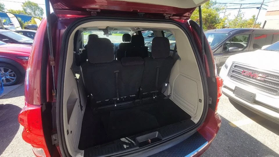 2014 Dodge Caravan - Image 9 of 17