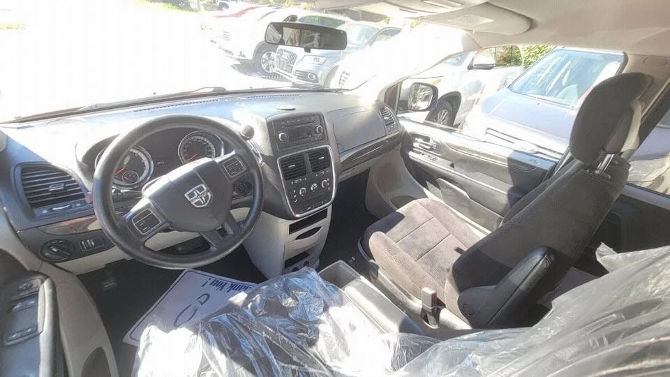 2014 Dodge Caravan - Image 14 of 17
