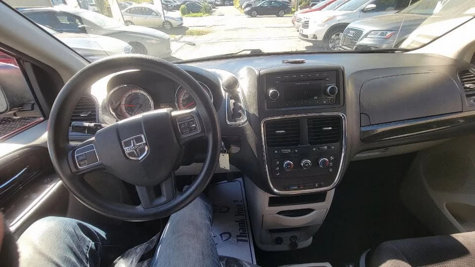 2014 Dodge Caravan - Image 16 of 17