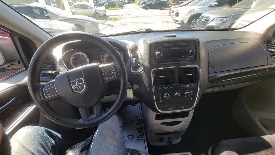 2014 Dodge Caravan - Image 16 of 17