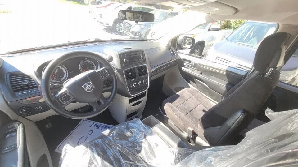 2014 Dodge Caravan - Image 14 of 17