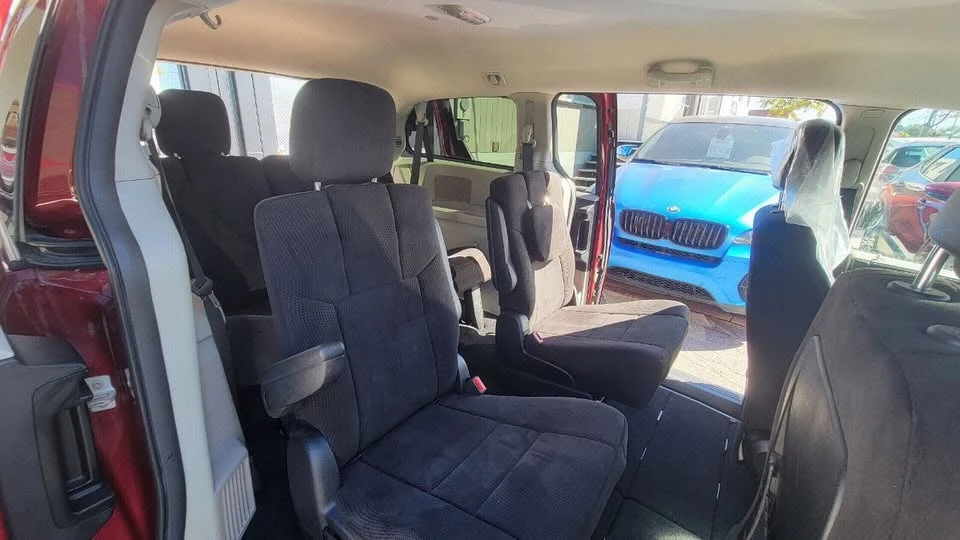 2014 Dodge Caravan - Image 13 of 17