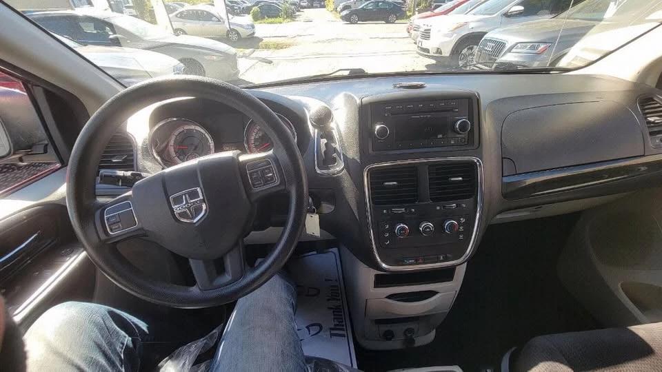 2014 Dodge Caravan - Image 16 of 17