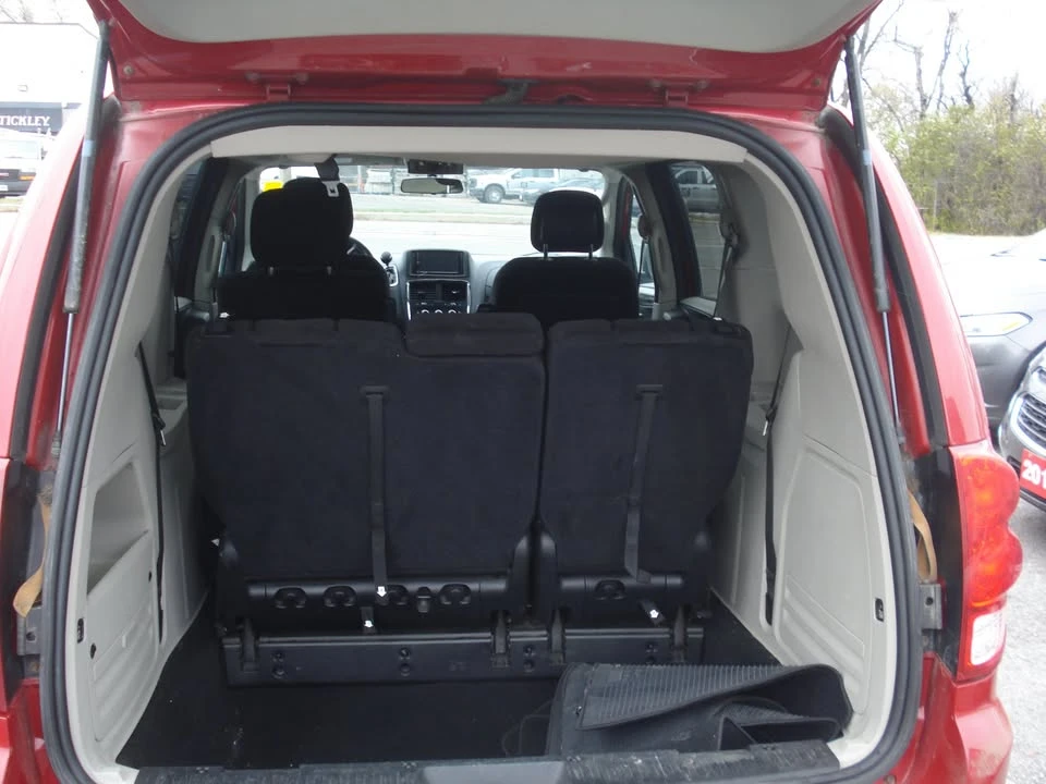 2014 Dodge Caravan - Image 7 of 18
