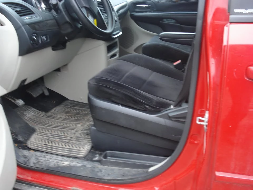 2014 Dodge Caravan - Image 12 of 18