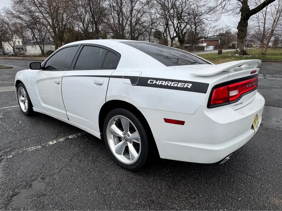 2014 Dodge Avenger Sedan - Image 12 of 13