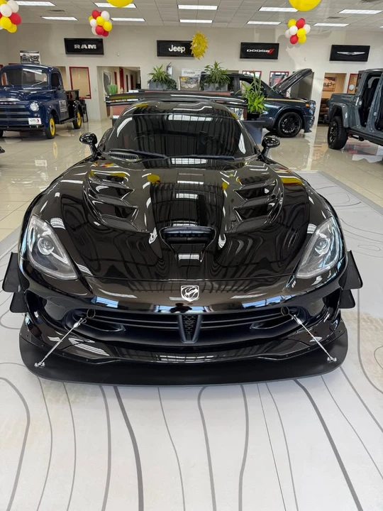 2014 Dodge Viper 5th Gen - Image 2 of 10