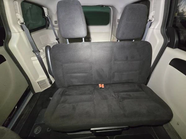 2014 Dodge Caravan - Image 8 of 8