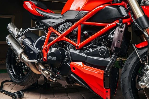 2014 Ducati Streetfighter - Image 5 of 6