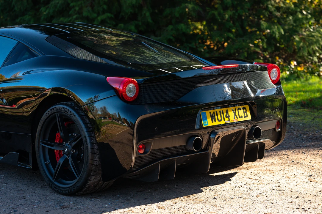 2014 Ferrari 458 Speciale - Image 18 of 31
