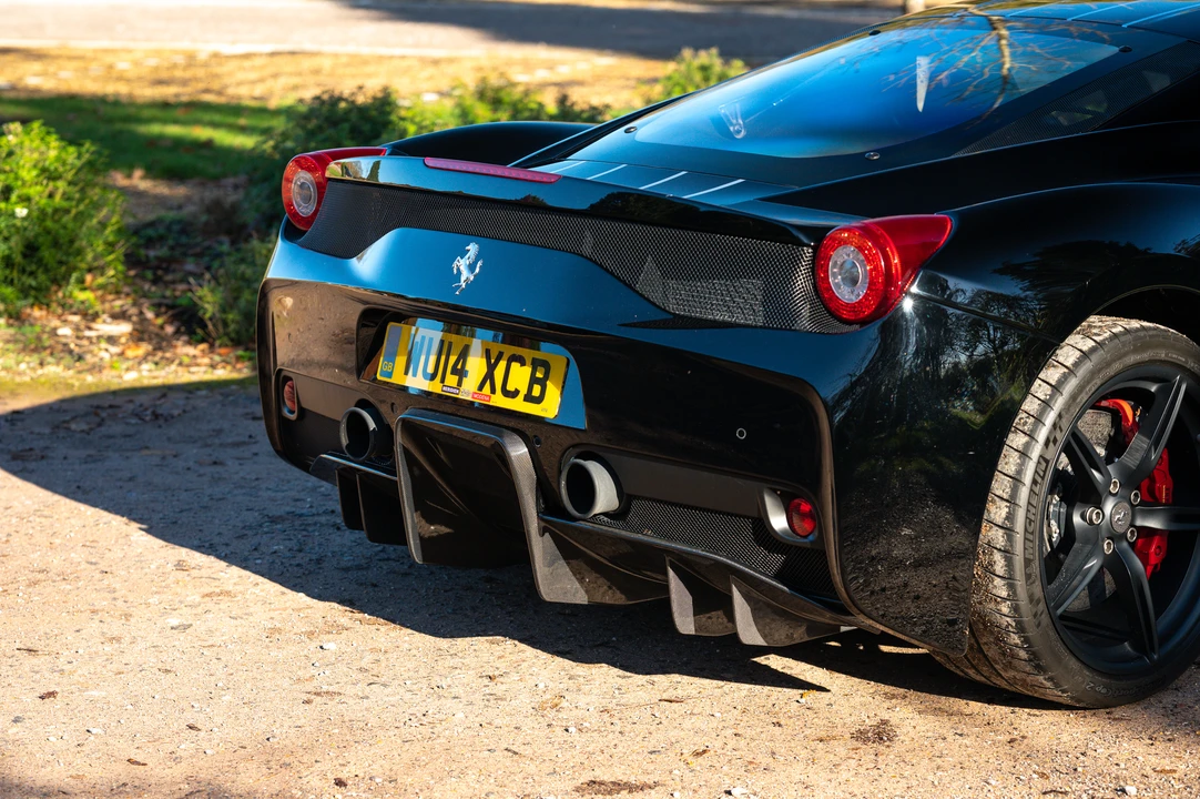 2014 Ferrari 458 Speciale - Image 19 of 31