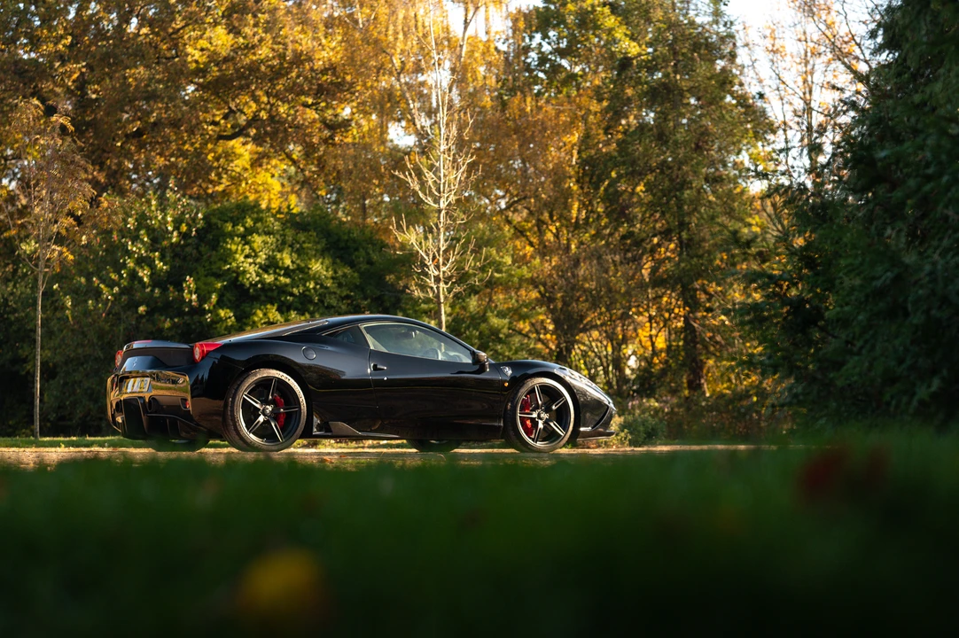 2014 Ferrari 458 Speciale - Image 17 of 31