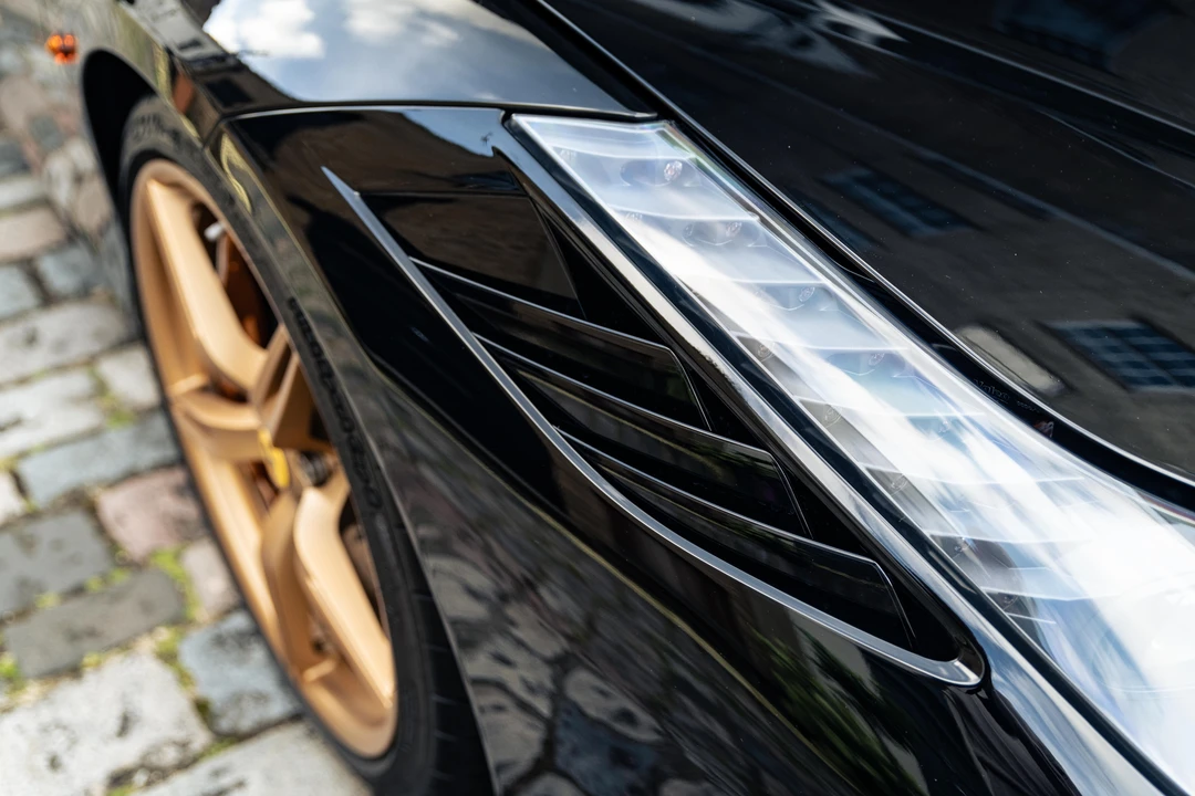 2014 Ferrari 458 Speciale - Image 17 of 31