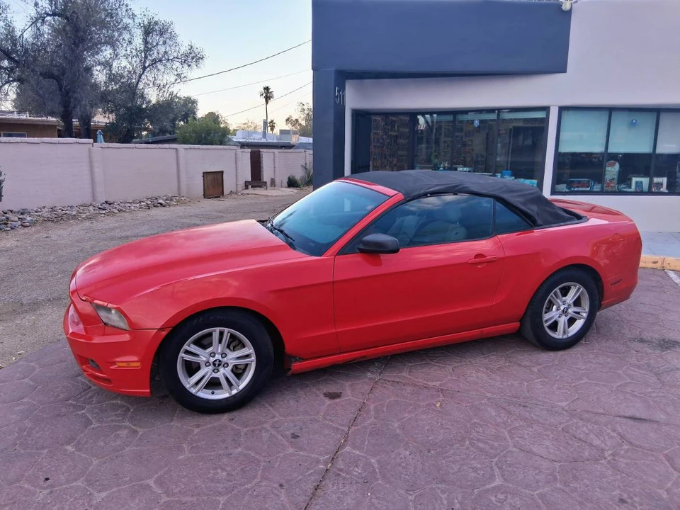2014 Ford S197 Mustang - Image 10 of 15