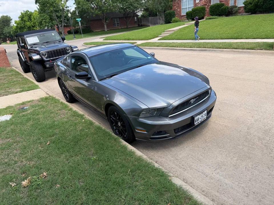 2014 Ford S197 Mustang - Image 2 of 7
