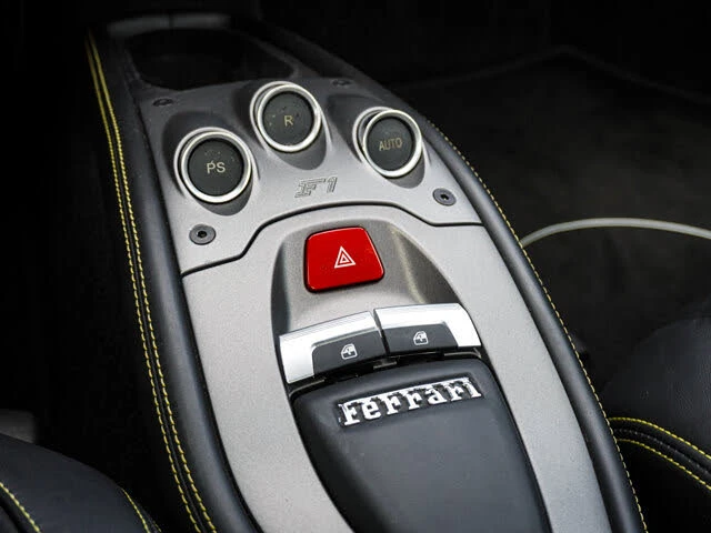 2014 Ferrari 458 Italia - Image 29 of 31