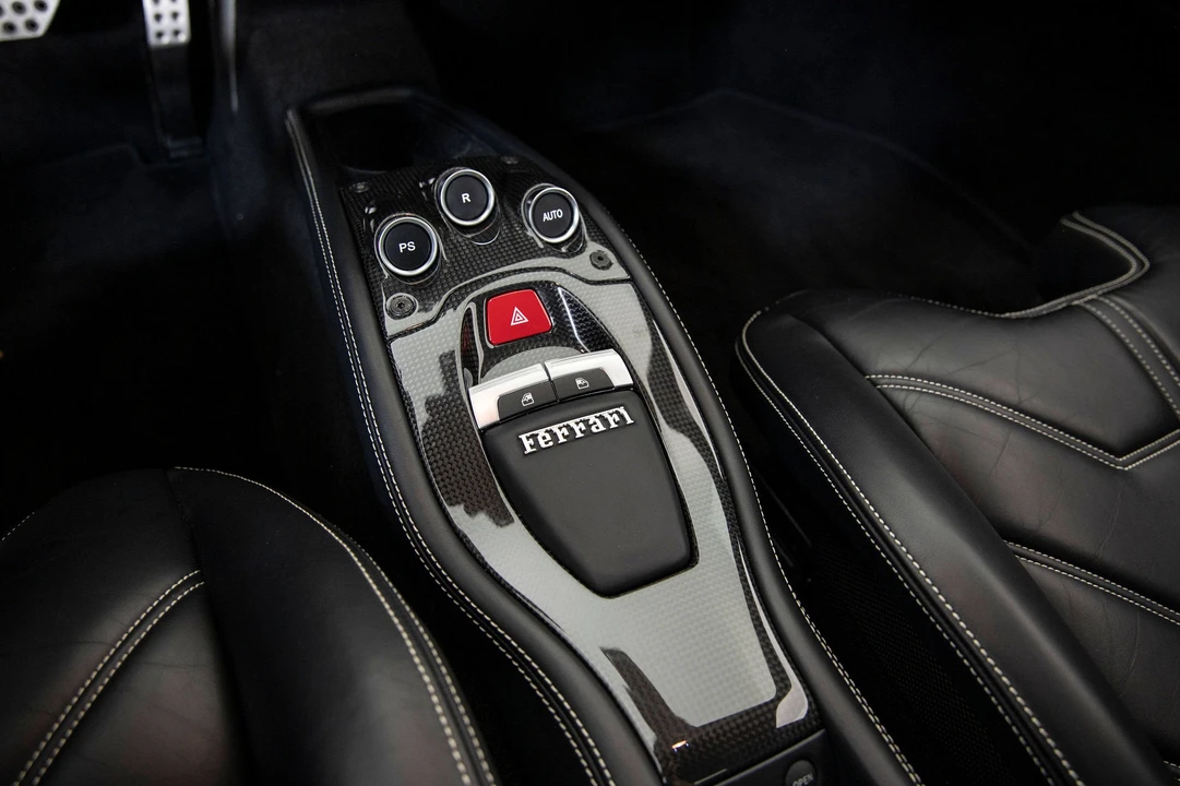 2014 Ferrari 458 Italia - Image 13 of 31
