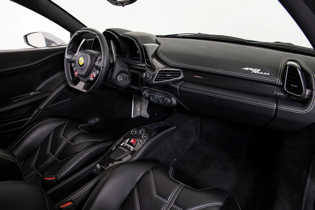 2014 Ferrari 458 Italia - Image 16 of 31