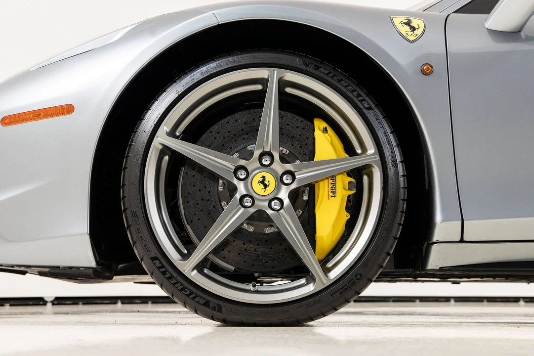 2014 Ferrari 458 Italia - Image 17 of 31