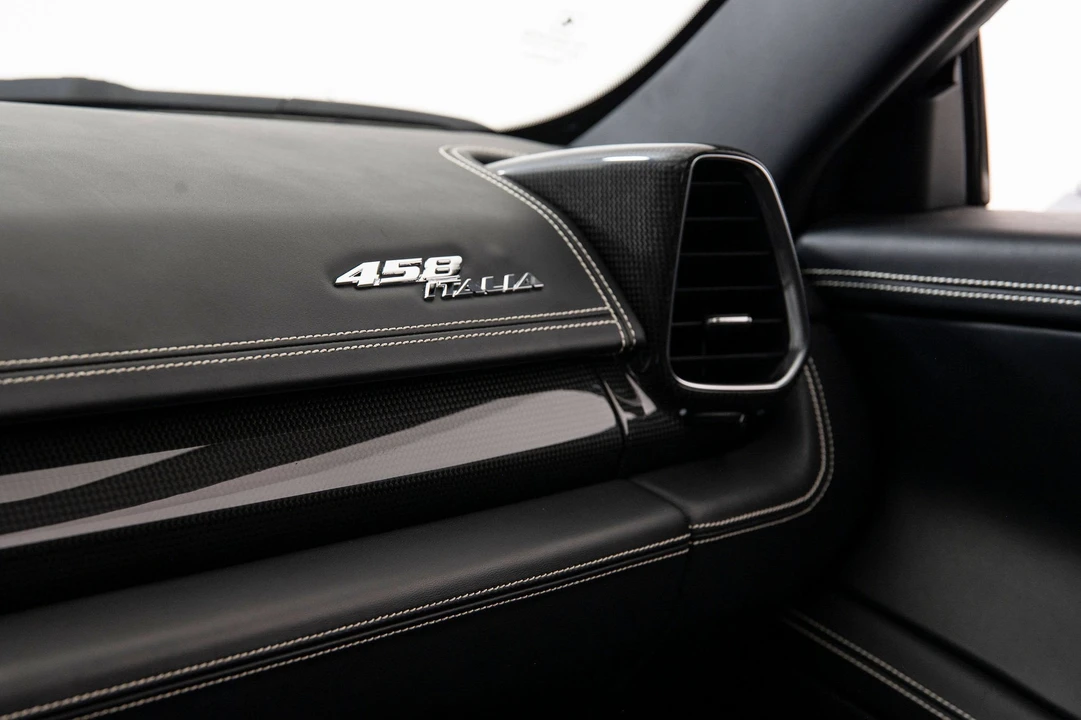 2014 Ferrari 458 Italia - Image 15 of 31