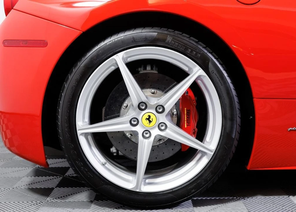 2014 Ferrari 458 Italia - Image 7 of 31