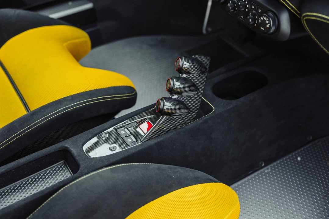 2014 Ferrari 458 Speciale - Image 24 of 31