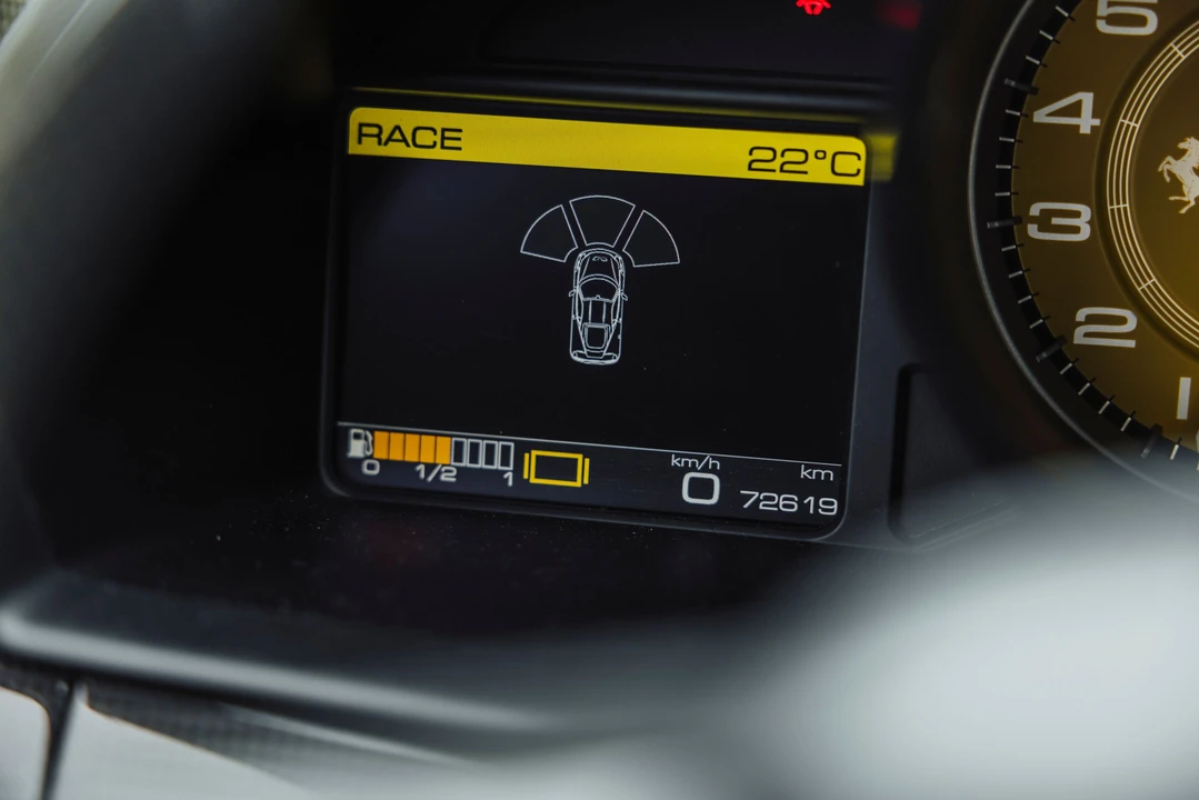 2014 Ferrari 458 Speciale - Image 19 of 31