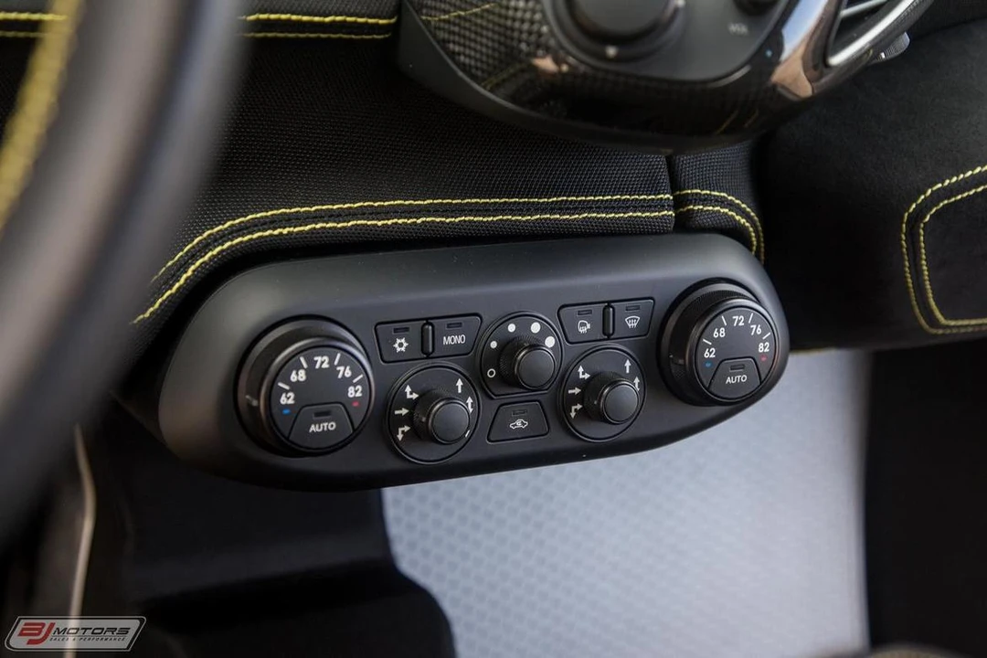 2014 Ferrari 458 Speciale - Image 30 of 31