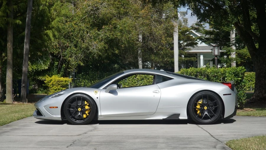 2014 Ferrari 458 Speciale - Image 17 of 31