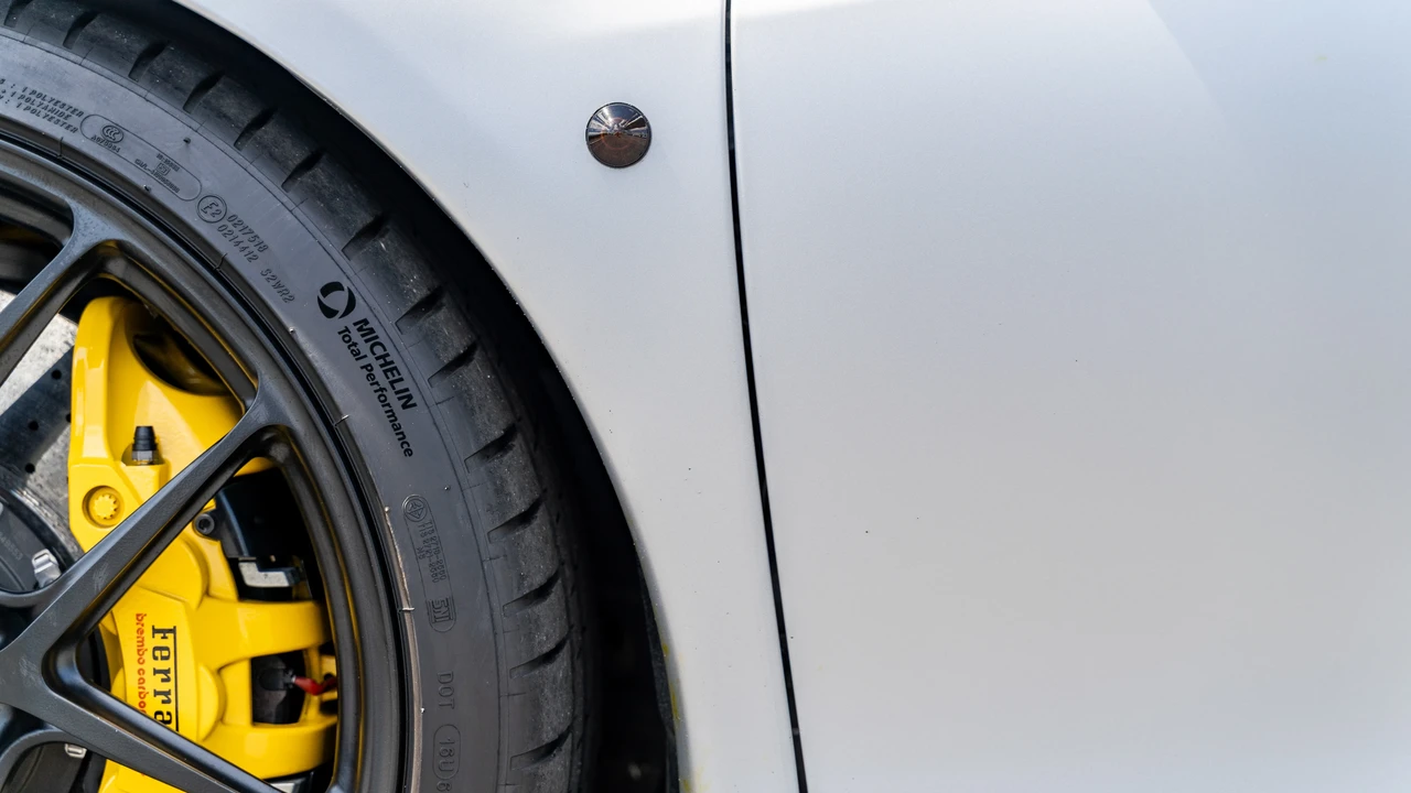 2014 Ferrari 458 Speciale - Image 18 of 31