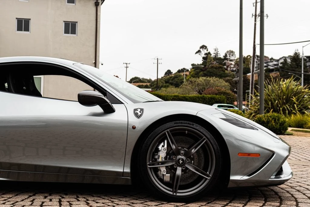 2014 Ferrari 458 Speciale - Image 17 of 31